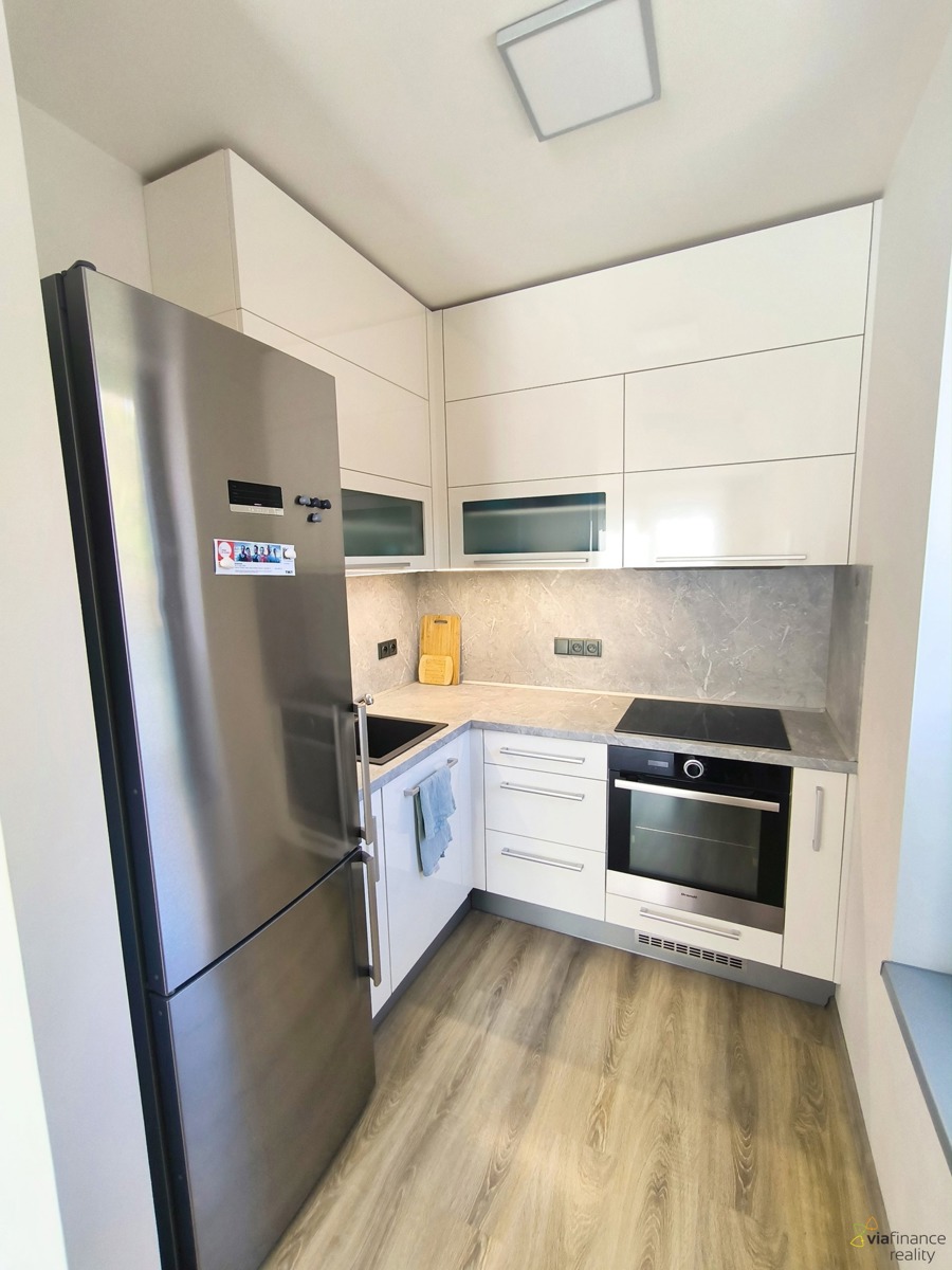 Pronájem bytu · 2+kk · 58 m²