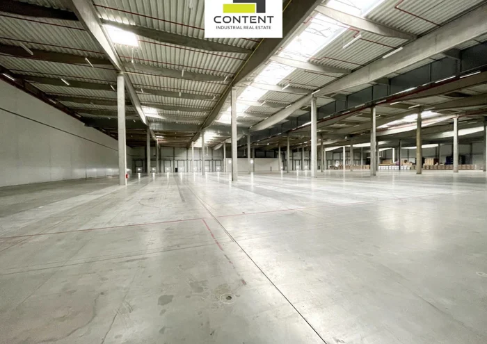 Commercial property for rent · 32 000 m²