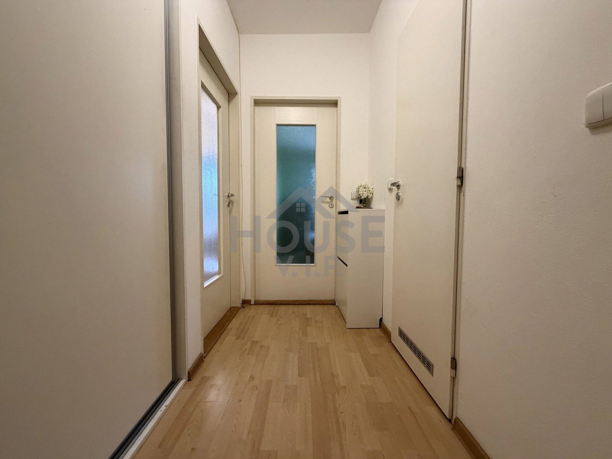 Photo 3/8