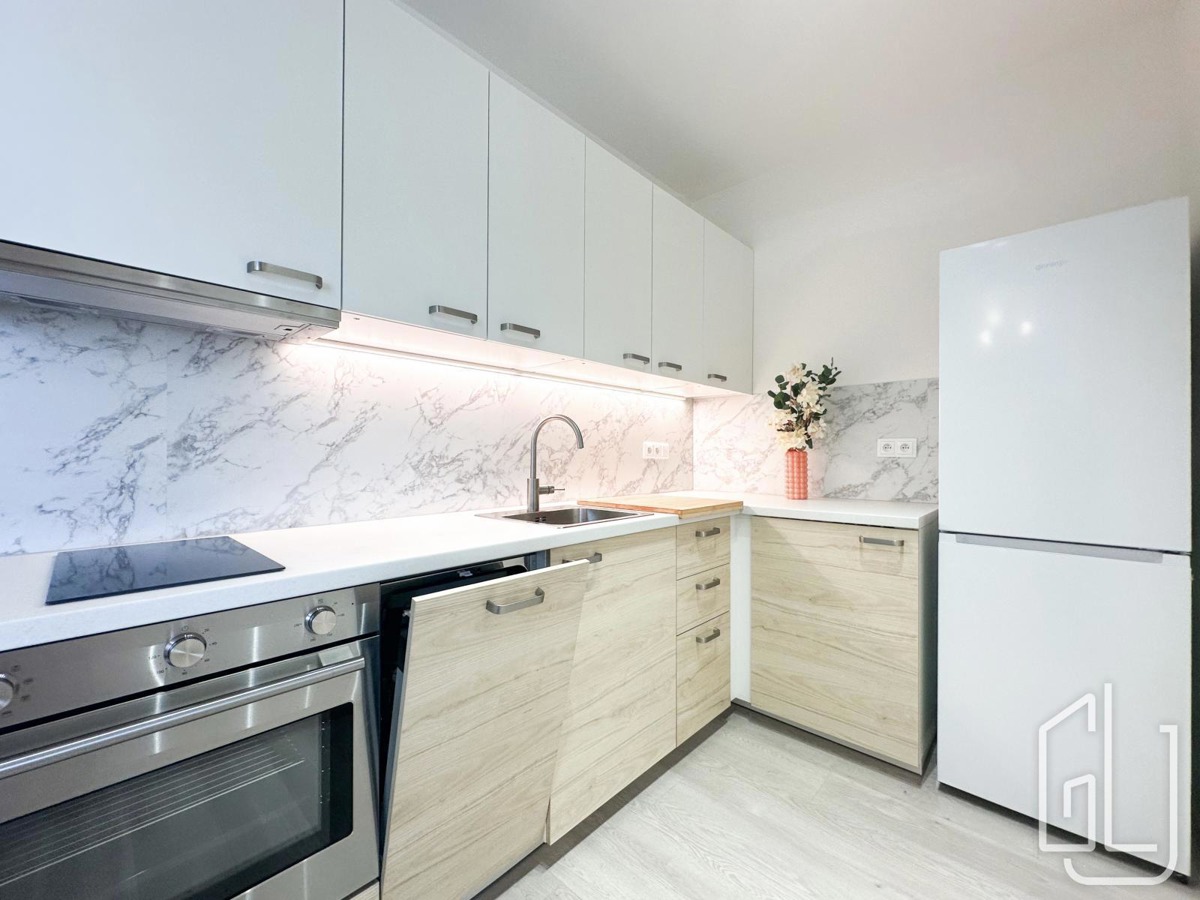 Pronájem bytu · 1+kk · 39 m²