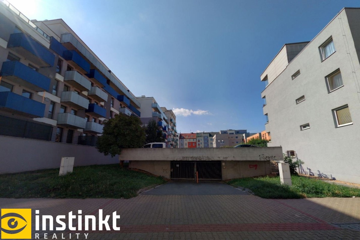 Fotografie 2 - Pronájem garáže · 20 m²
