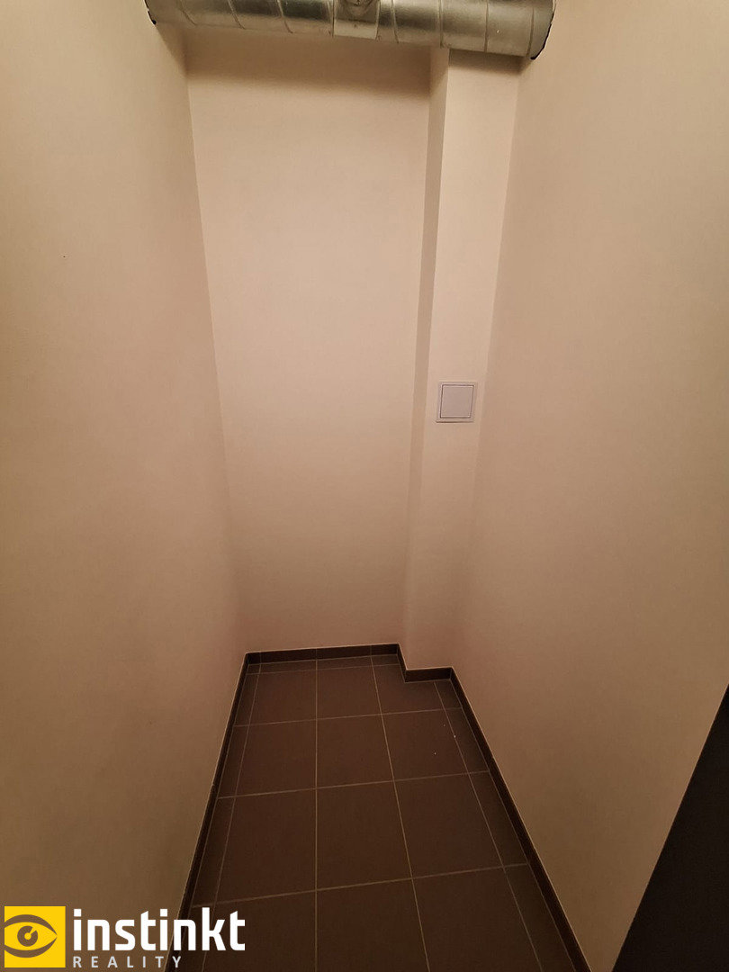 Photo 6/8