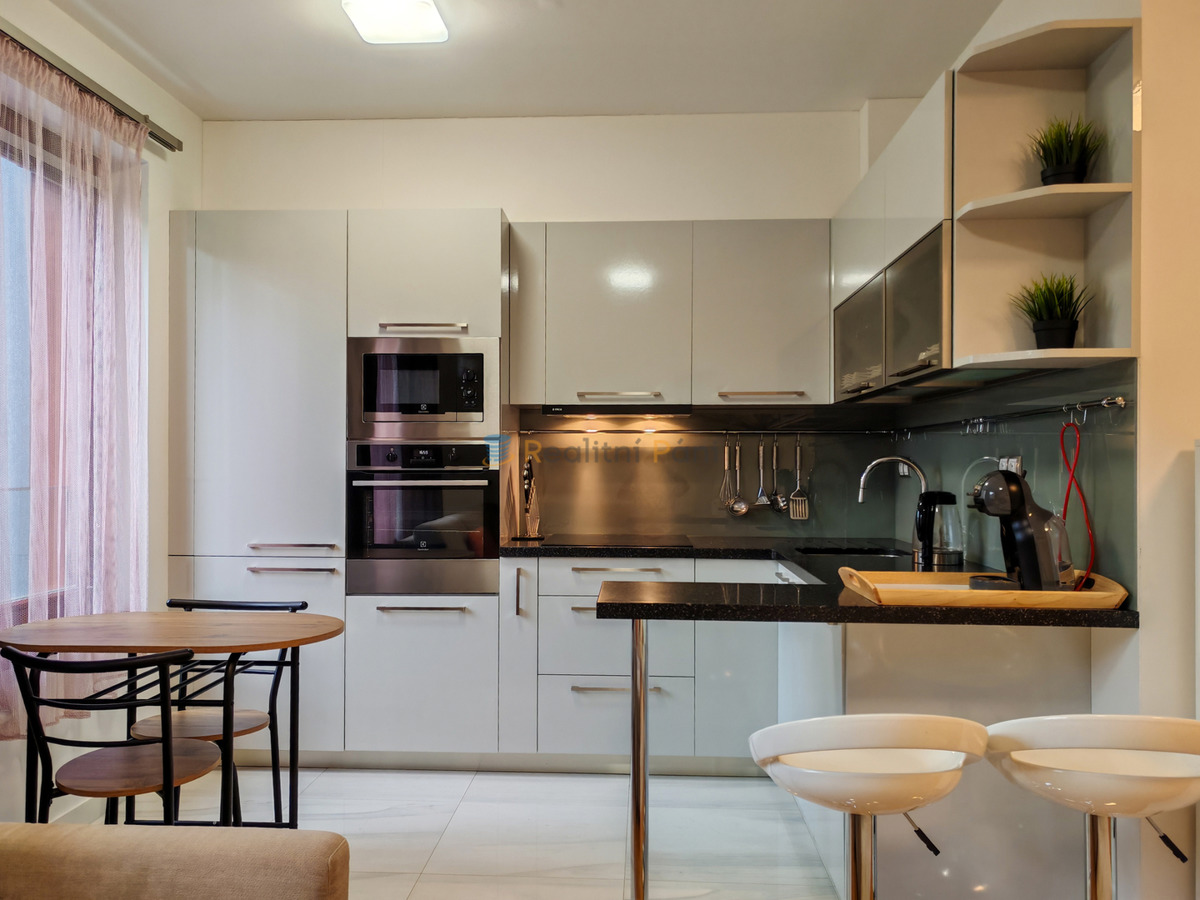 Pronájem bytu · 1+kk · 39 m²