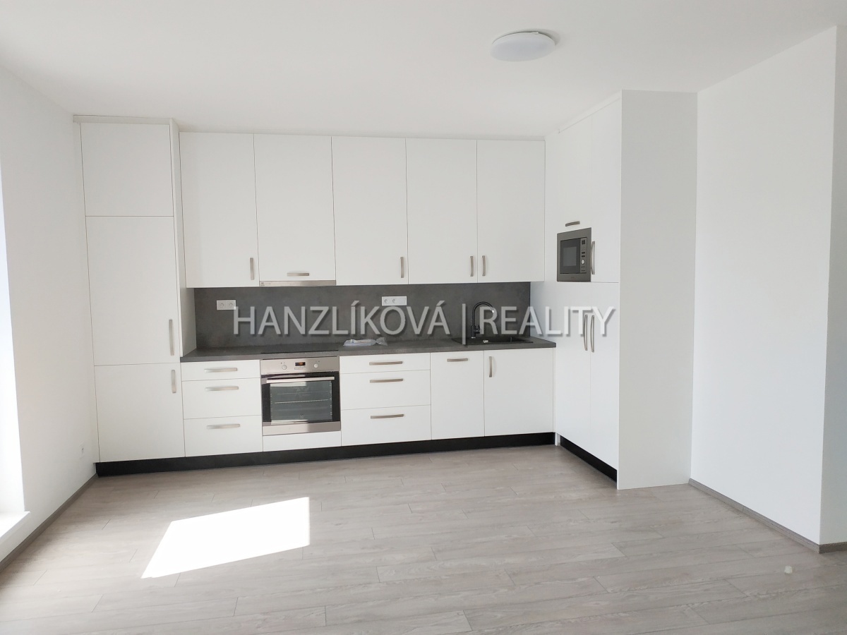 Pronájem bytu · 1+kk · 35 m²