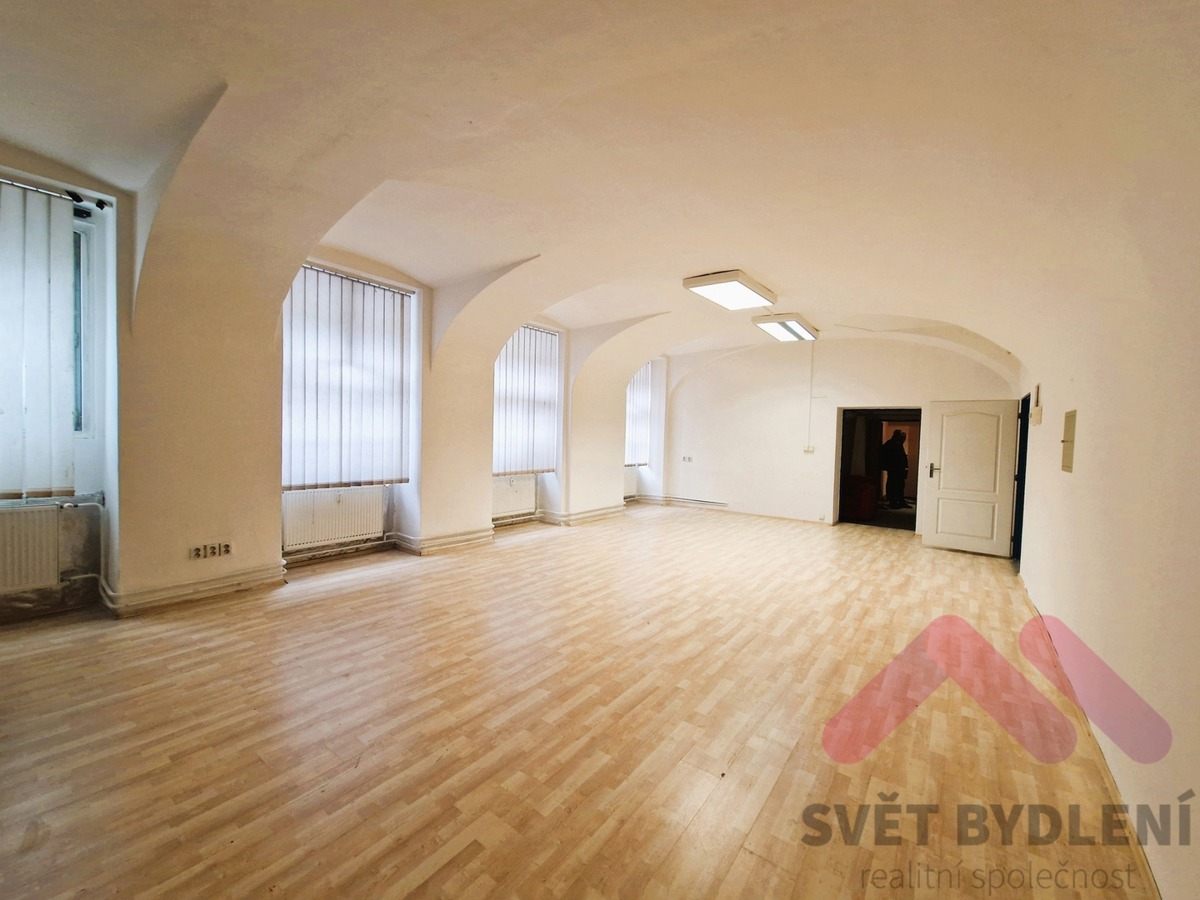 Pronájem komerční nemovitosti · 140 m²