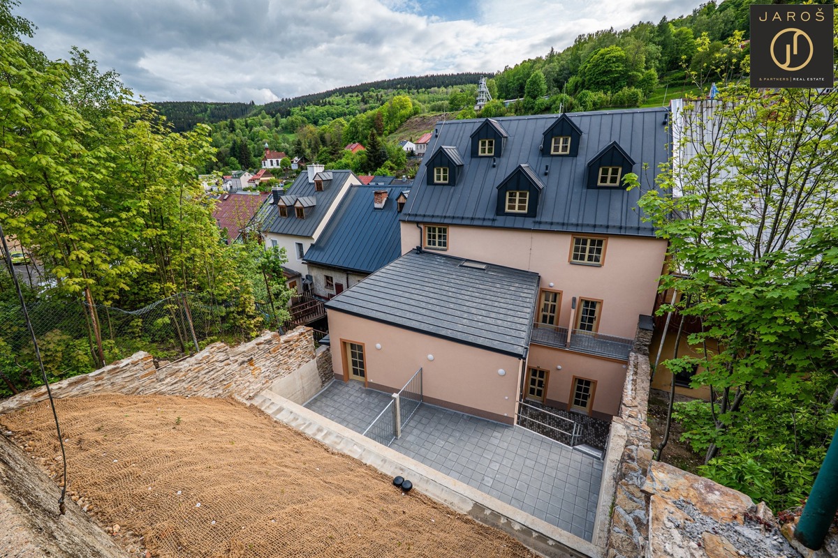 Продаж квартири · 2+kk · 62 m²
