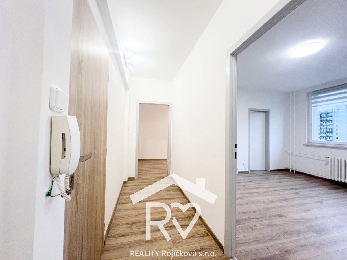 Photo 8/9