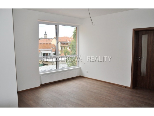 Căn hộ cho thuê · 2+kk · 40 m²