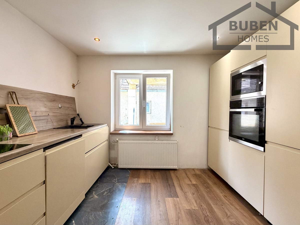 Fotografie 2 - Prodej domu · Rodinný · 380 m² · 5 pokojů