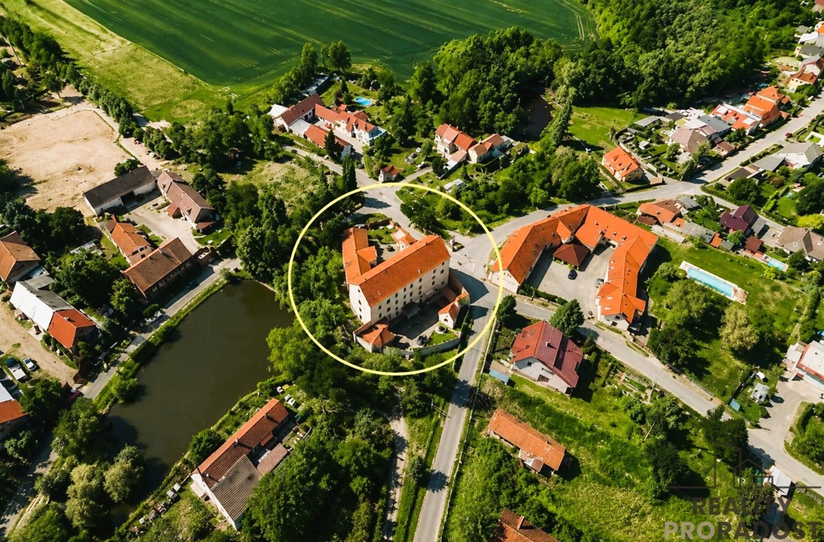 Аренда коммерческой недвижимости · Объект размещения · 1 300 m²
