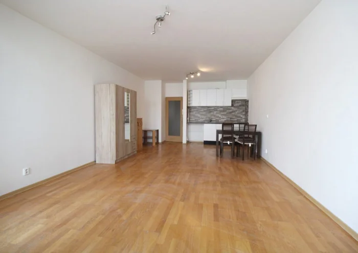Pronájem bytu · 1+kk · 39 m²