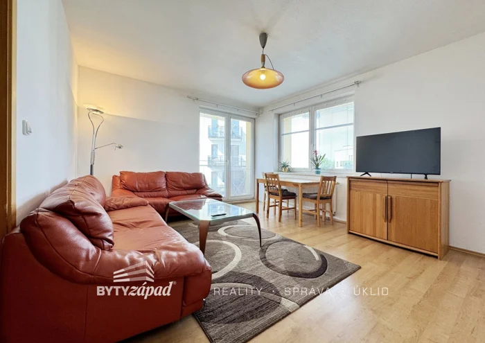 Pronájem bytu · 3+1 · 90 m²