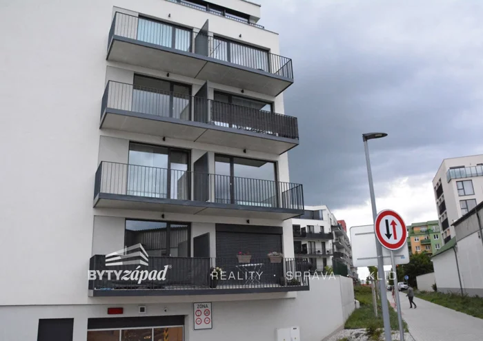 Pronájem bytu · 2+kk · 68 m²
