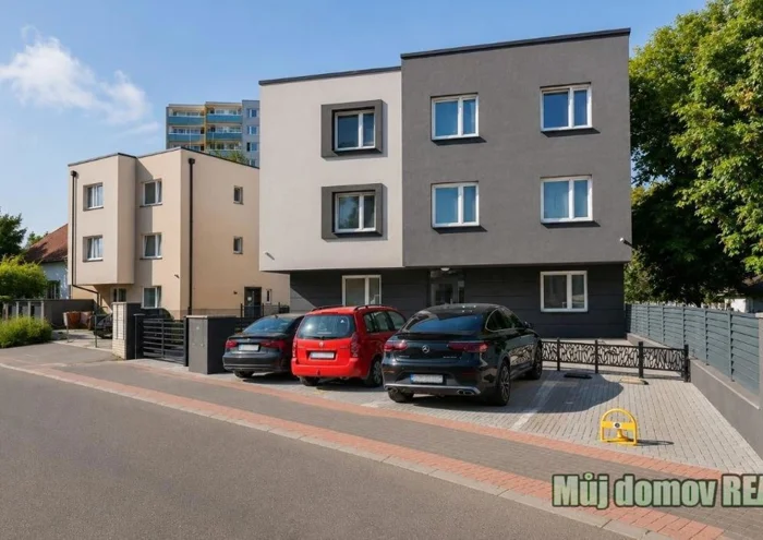 Pronájem bytu · 2+kk · 39 m²