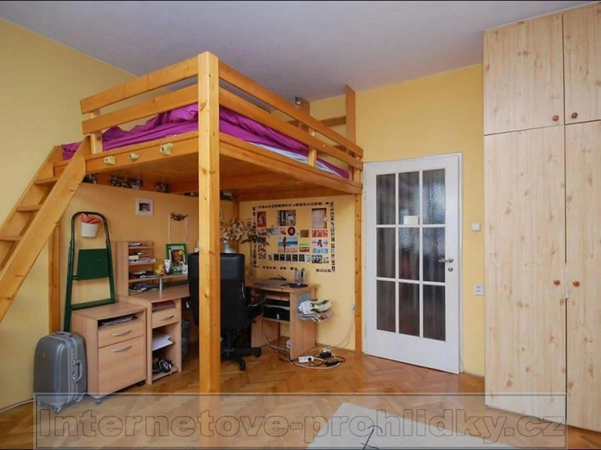 Photo 2/5