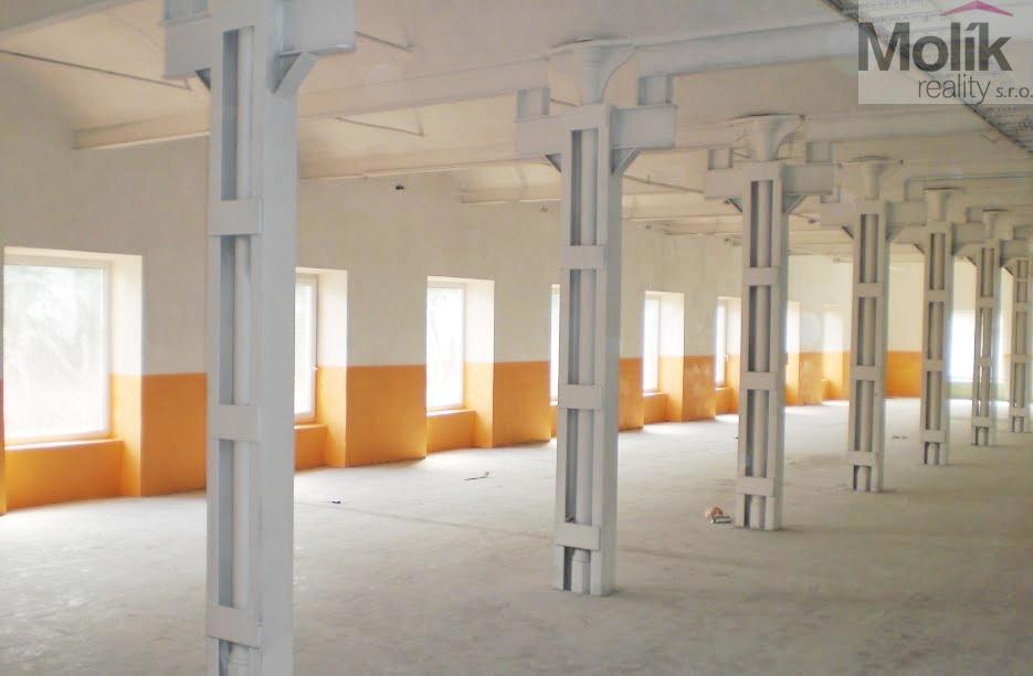 Оренда комерційної нерухомості · 600 m²