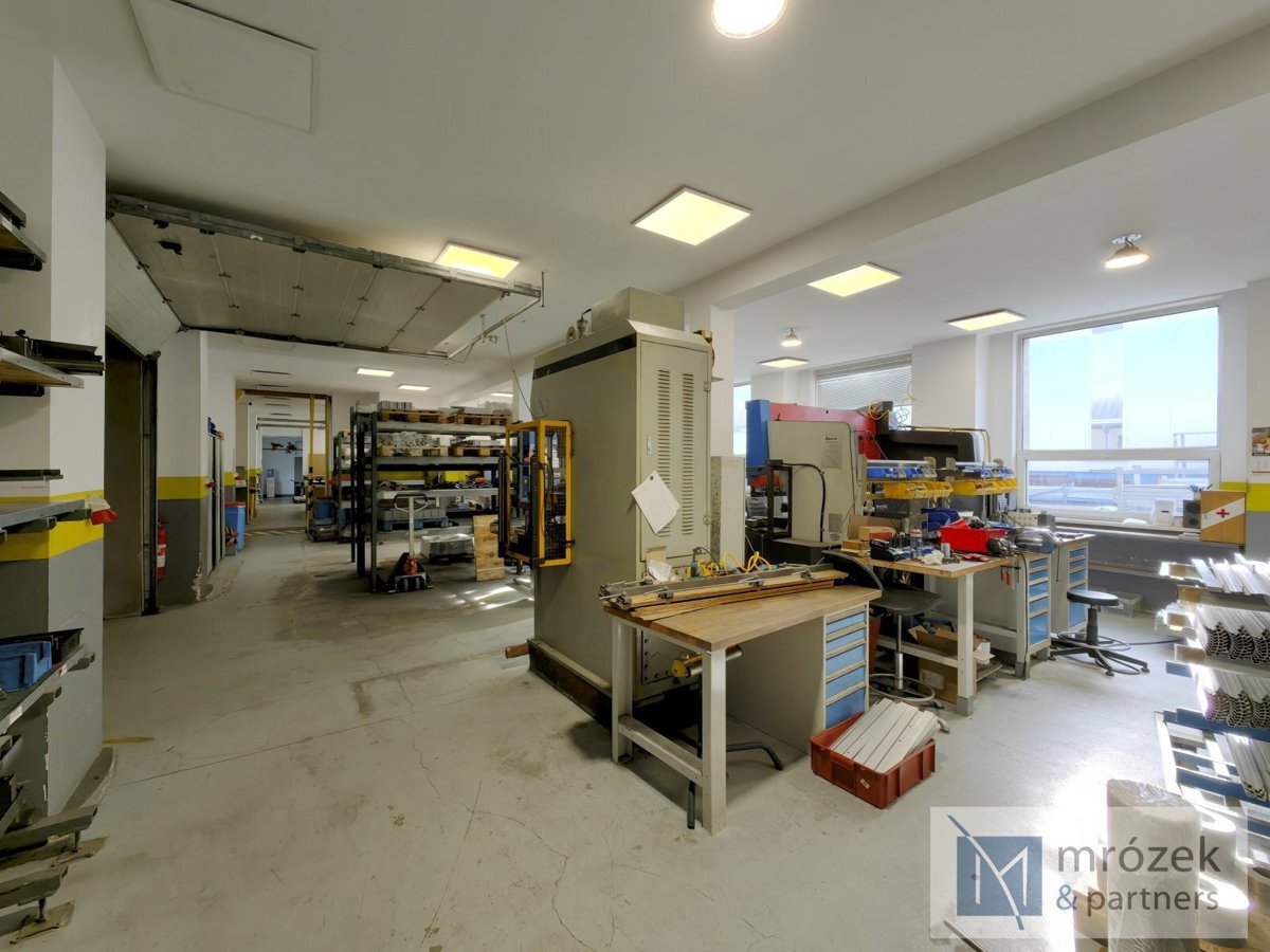 Fotografie 3 - Pronájem komerční nemovitosti · Výrobní haly · 835 m²